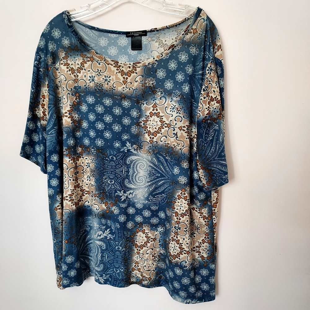T & Company Woman Buttery Soft Boho Print Scoop neck top 1X Boxy Patchwork